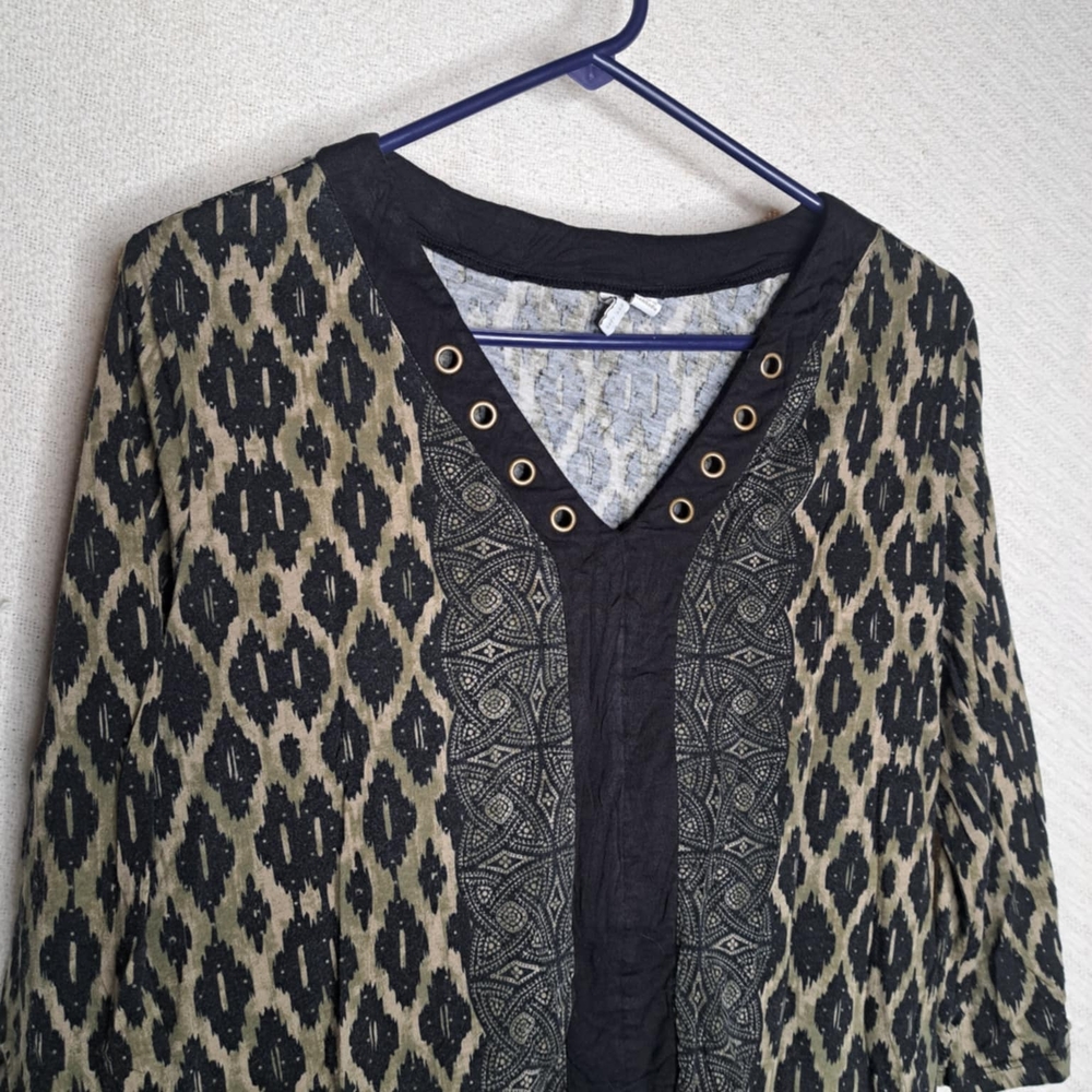 Cato Black and Tan V-Neck Sweater
